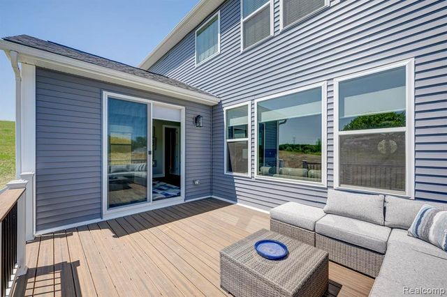 2400 Provencal Dr. Drive, Commerce Twp, MI 48382