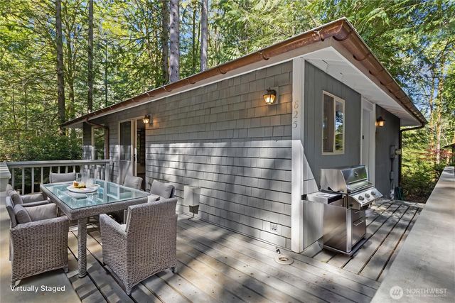 625 E Pointes Drive W, Shelton, WA 98584