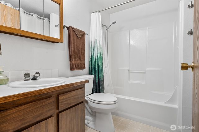 625 E Pointes Drive W, Shelton, WA 98584