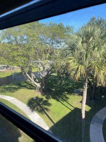 4899 NW 26th Court 453, Lauderdale Lakes, FL 33313