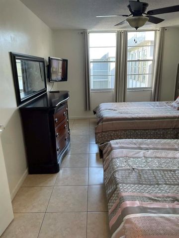 4899 NW 26th Court 453, Lauderdale Lakes, FL 33313