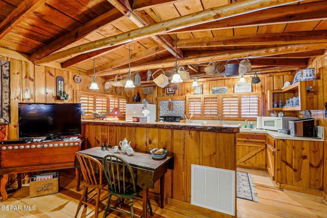 162 ROSWELL Street, Ruidoso, NM 88345