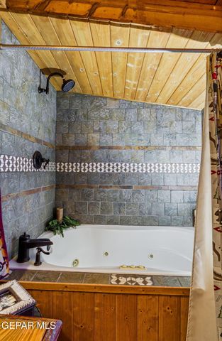 162 ROSWELL Street, Ruidoso, NM 88345