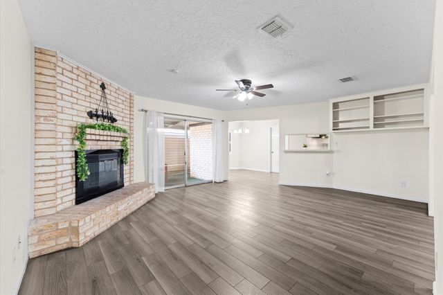 7522 Deep Forest Drive, Houston, TX 77088