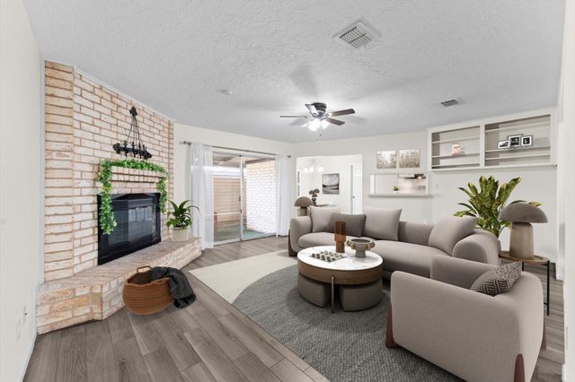 7522 Deep Forest Drive, Houston, TX 77088