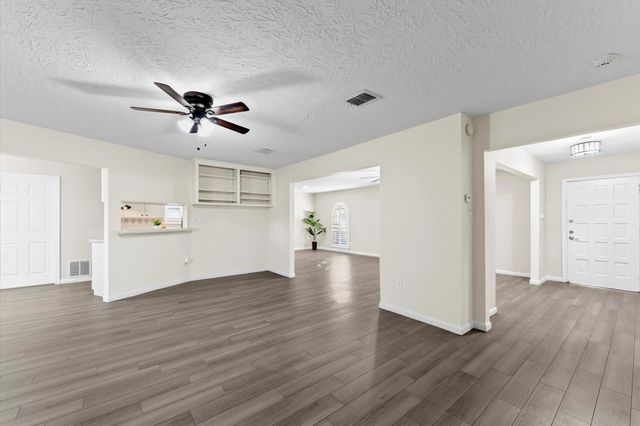 7522 Deep Forest Drive, Houston, TX 77088