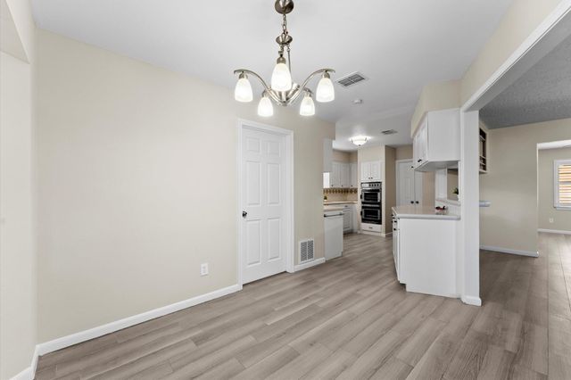 7522 Deep Forest Drive, Houston, TX 77088