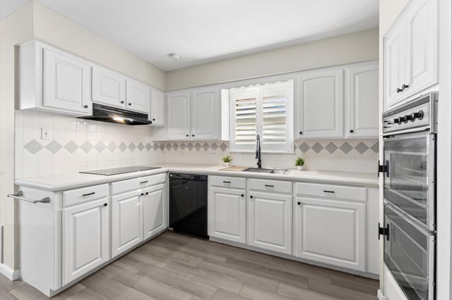 7522 Deep Forest Drive, Houston, TX 77088