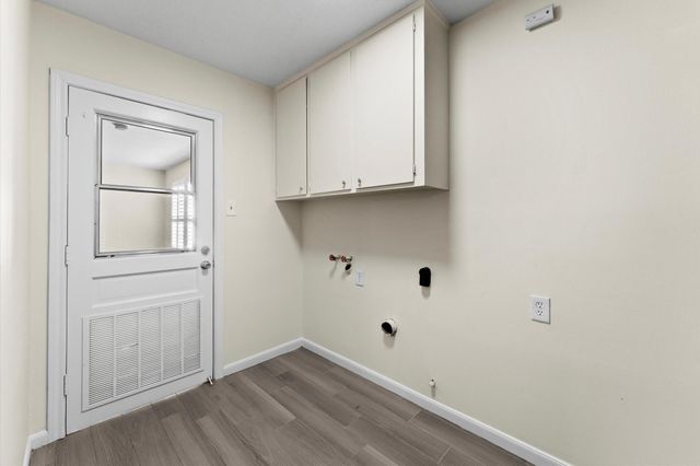 7522 Deep Forest Drive, Houston, TX 77088