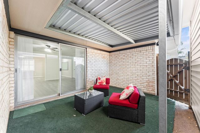 7522 Deep Forest Drive, Houston, TX 77088