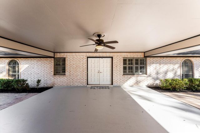 7522 Deep Forest Drive, Houston, TX 77088