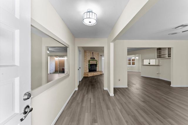 7522 Deep Forest Drive, Houston, TX 77088