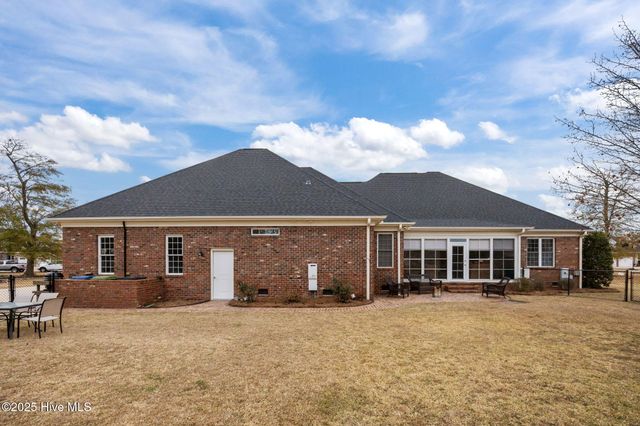 1427 Canter Way, Ayden, NC 28513