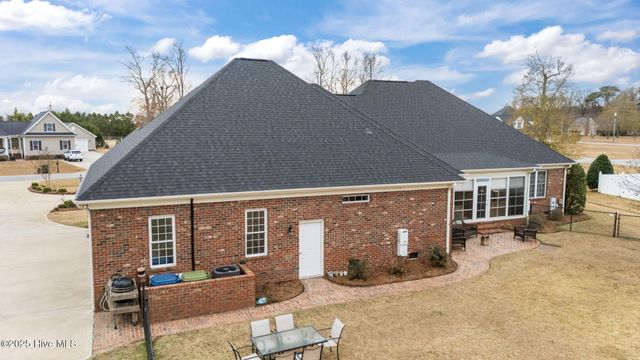1427 Canter Way, Ayden, NC 28513