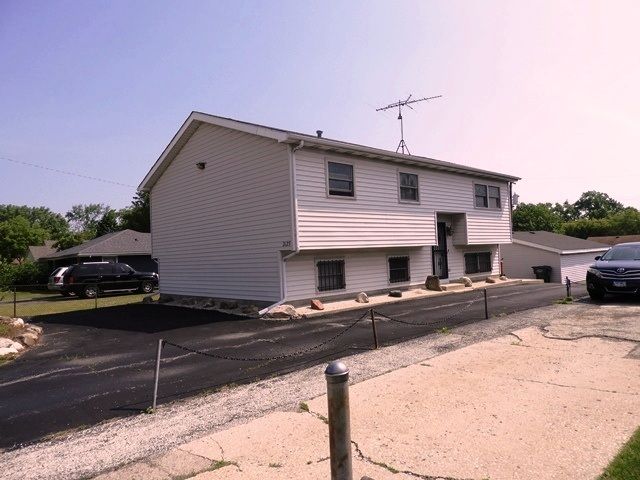2125 Wright Avenue, North Chicago, IL 60064