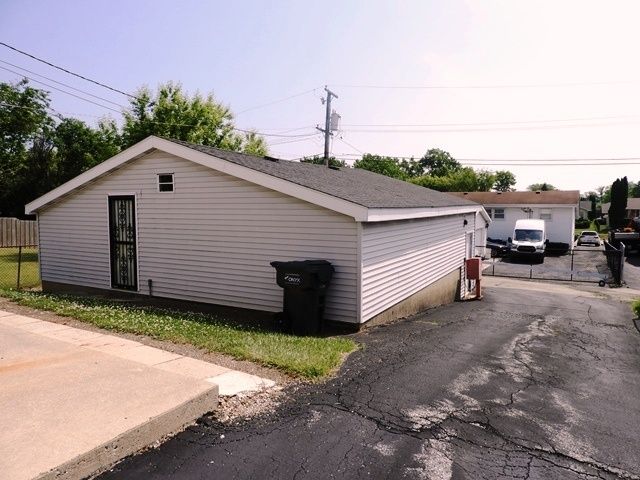 2125 Wright Avenue, North Chicago, IL 60064