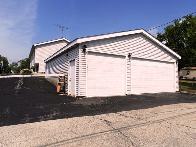 2125 Wright Avenue, North Chicago, IL 60064