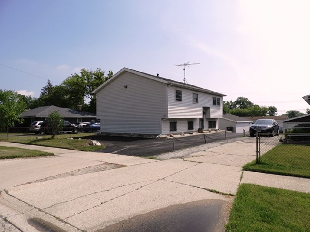 2125 Wright Avenue, North Chicago, IL 60064