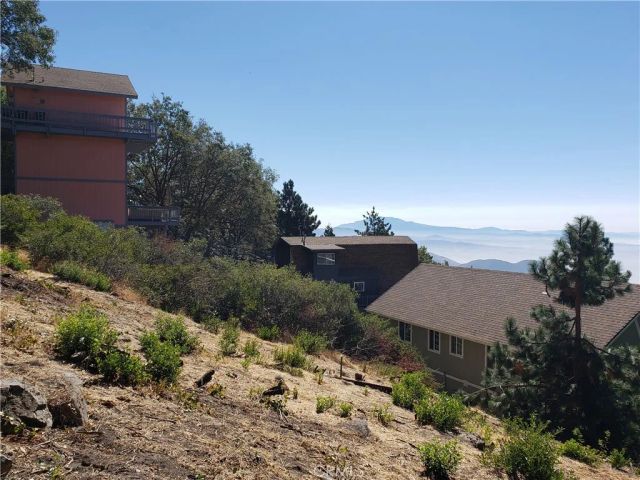 25134 Grandview, Crestline, CA 92325