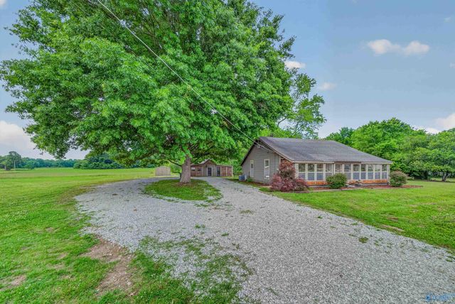 628 Walt Campbell Road, Hazel Green, AL 35750