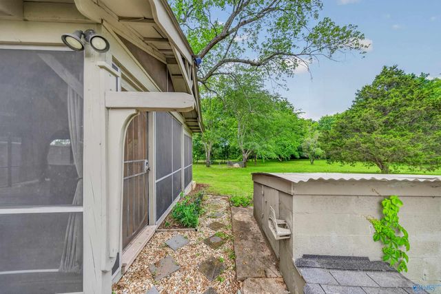 628 Walt Campbell Road, Hazel Green, AL 35750