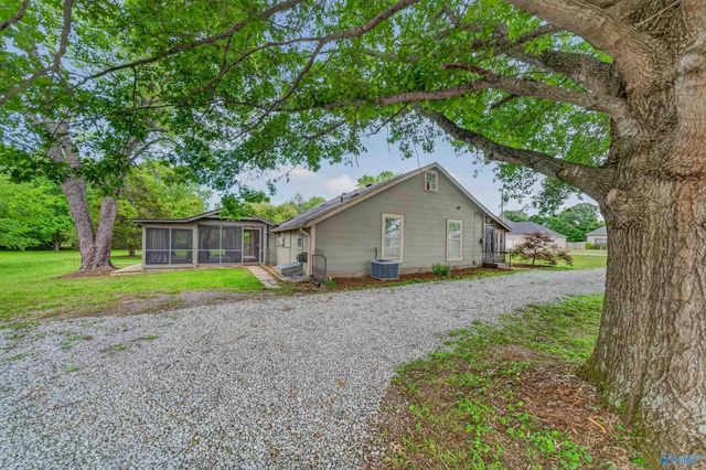 628 Walt Campbell Road, Hazel Green, AL 35750