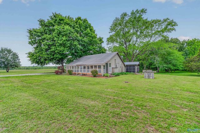 628 Walt Campbell Road, Hazel Green, AL 35750