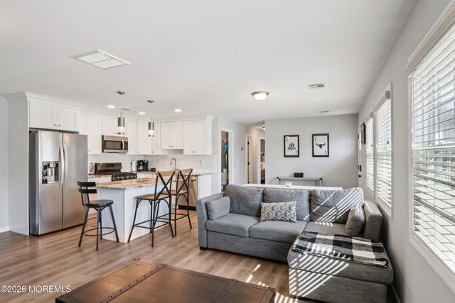 206 Cornelius Street, Bayville, NJ 08721