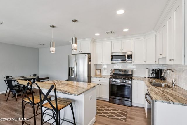206 Cornelius Street, Bayville, NJ 08721