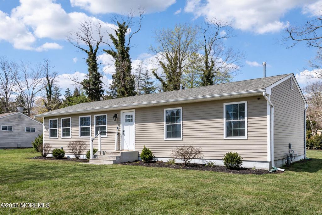 206 Cornelius Street, Bayville, NJ 08721