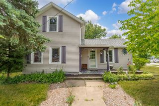 203 E Main Street, Carpentersville, IL 60110