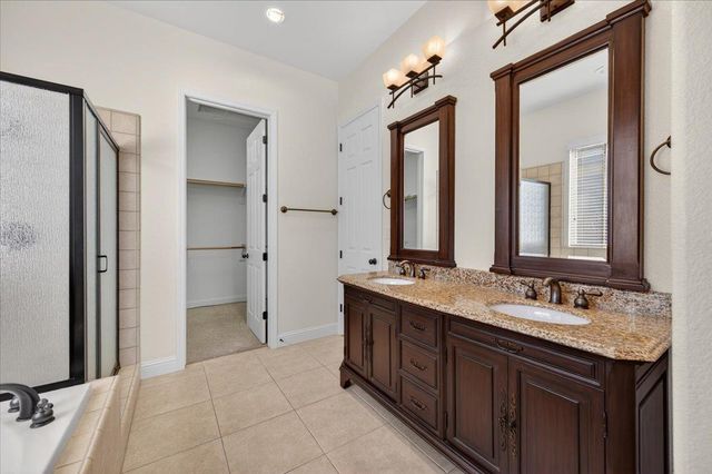 11348 N Via Montessori Drive, Fresno, CA 93730