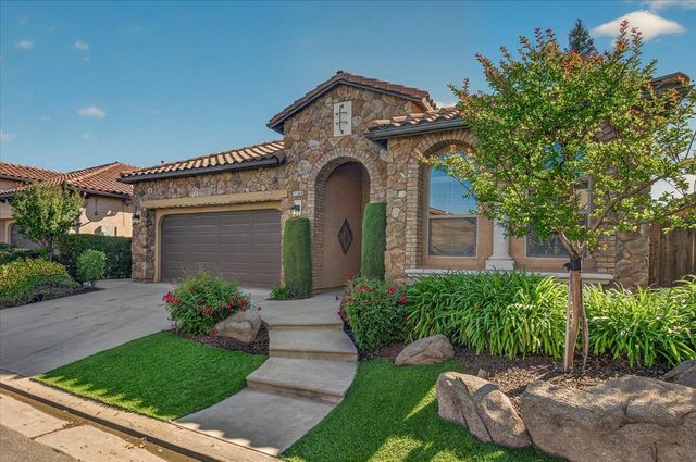 11348 N Via Montessori Drive, Fresno, CA 93730