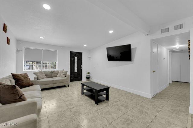 1724 Palora Avenue, Las Vegas, NV 89169