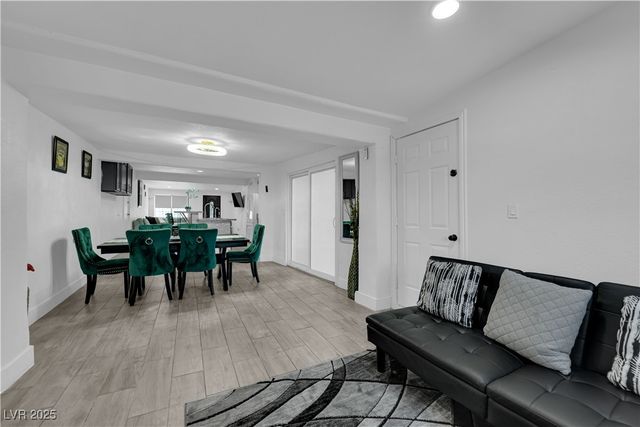 1724 Palora Avenue, Las Vegas, NV 89169