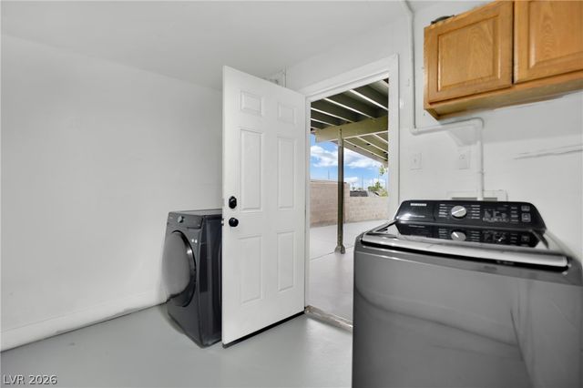 1724 Palora Avenue, Las Vegas, NV 89169