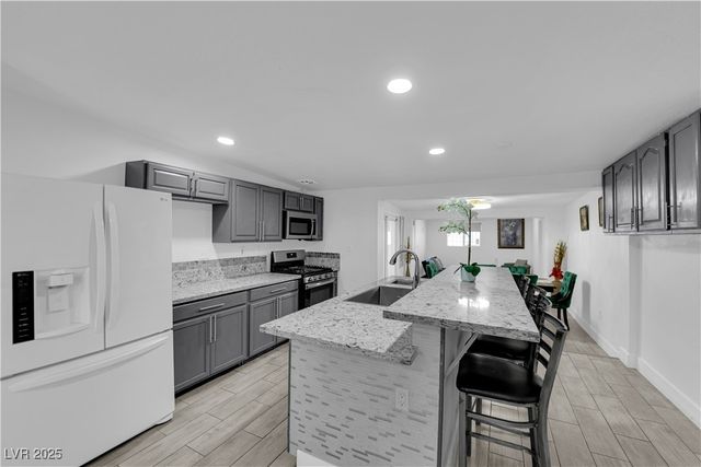 1724 Palora Avenue, Las Vegas, NV 89169