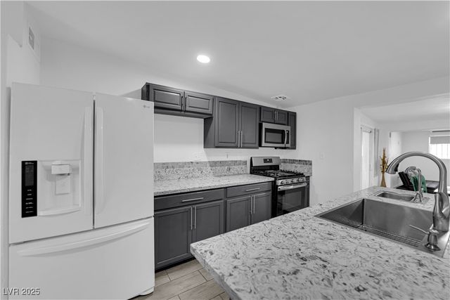 1724 Palora Avenue, Las Vegas, NV 89169