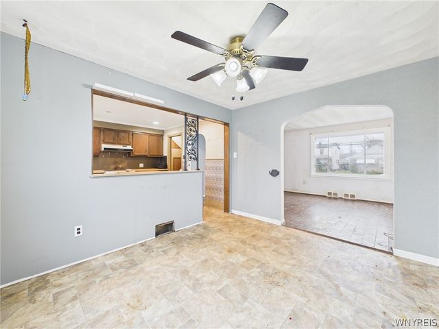 2733 Independence Avenue, Niagara Falls, NY 14301