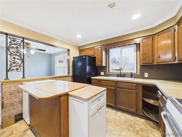 2733 Independence Avenue, Niagara Falls, NY 14301