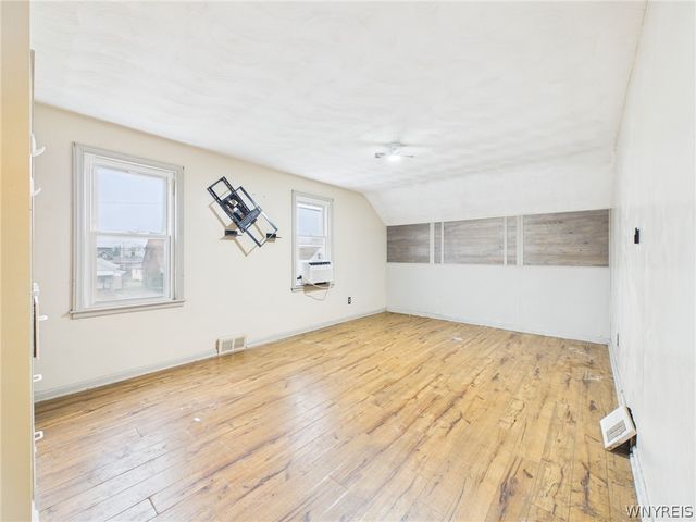 2733 Independence Avenue, Niagara Falls, NY 14301