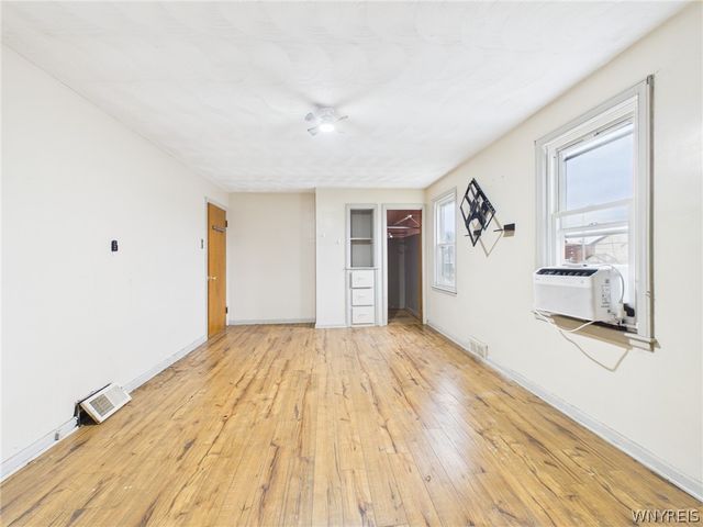 2733 Independence Avenue, Niagara Falls, NY 14301