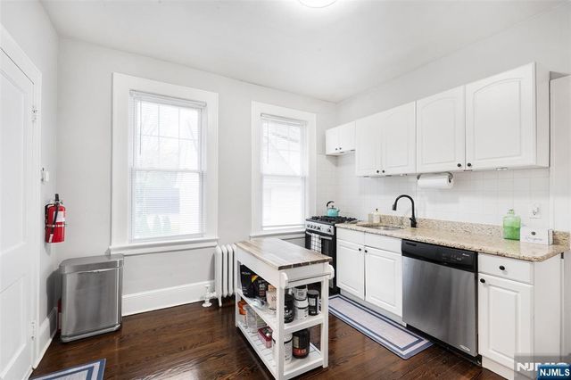 6 Jefferson Avenue, Maplewood, NJ 07040