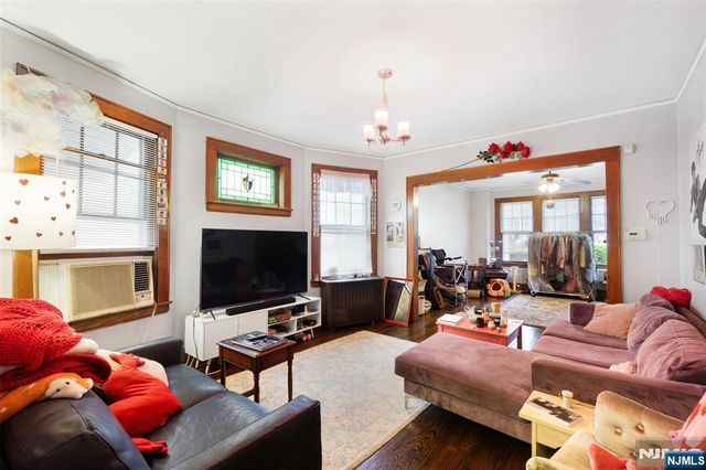 6 Jefferson Avenue, Maplewood, NJ 07040