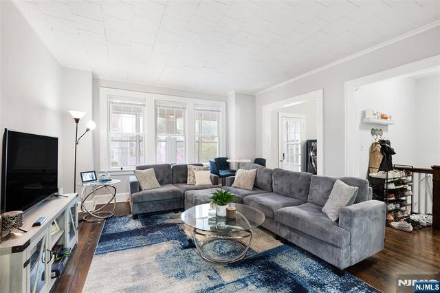 6 Jefferson Avenue, Maplewood, NJ 07040