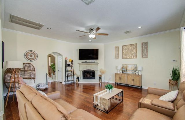 2104 Windy Shores Drive, Pearland, TX 77584