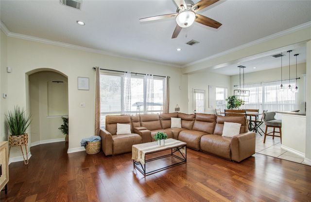 2104 Windy Shores Drive, Pearland, TX 77584