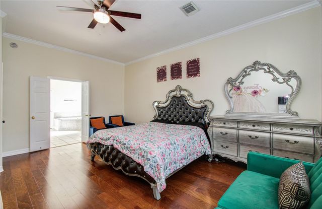 2104 Windy Shores Drive, Pearland, TX 77584