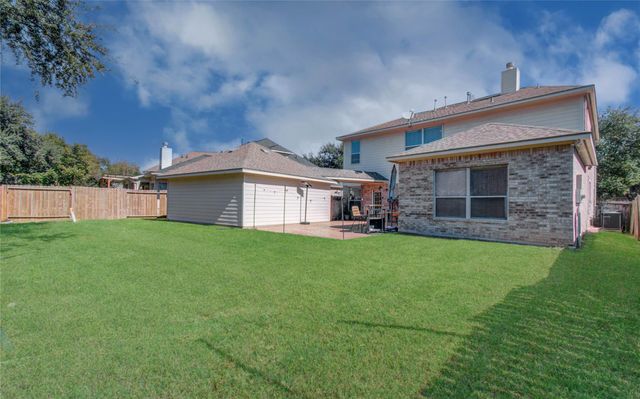 2104 Windy Shores Drive, Pearland, TX 77584