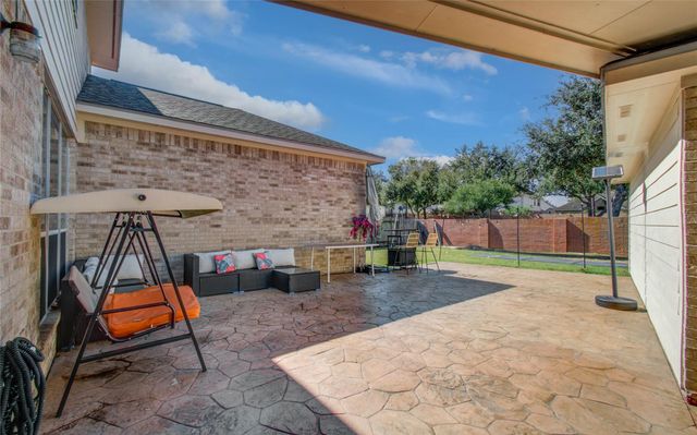 2104 Windy Shores Drive, Pearland, TX 77584